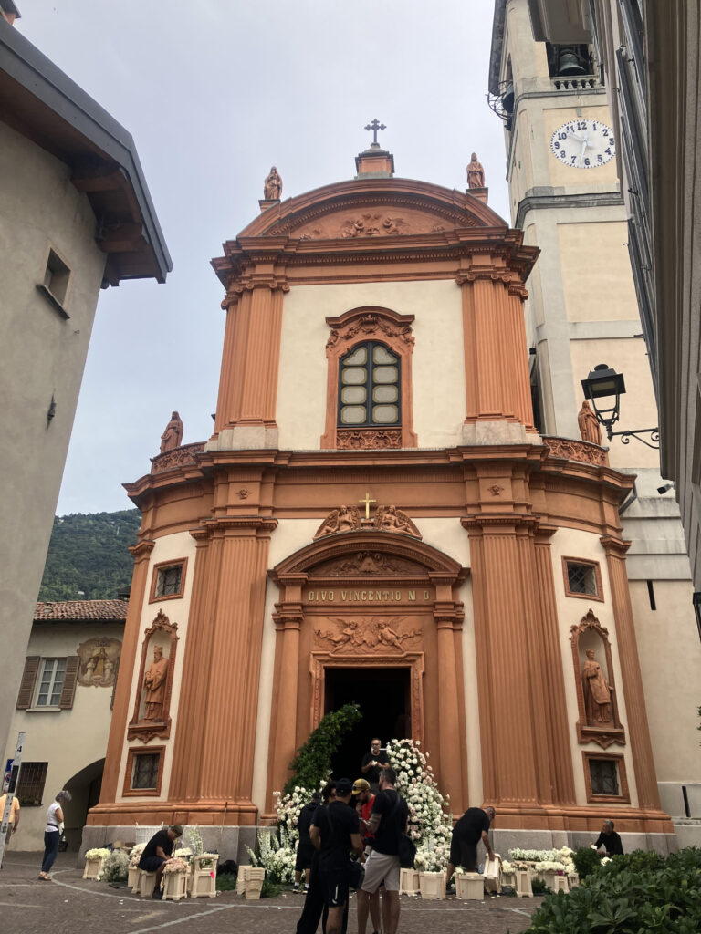 コモの街にある教会