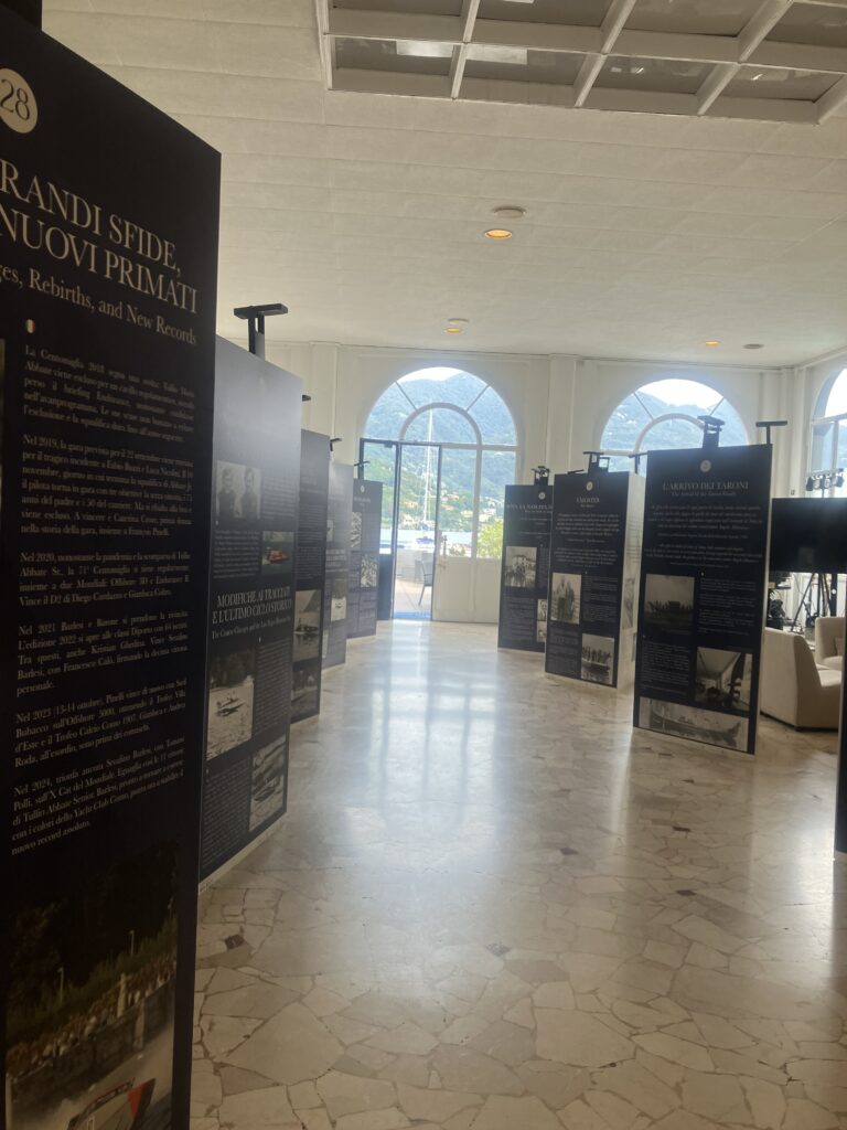 ヨットクラブの内部