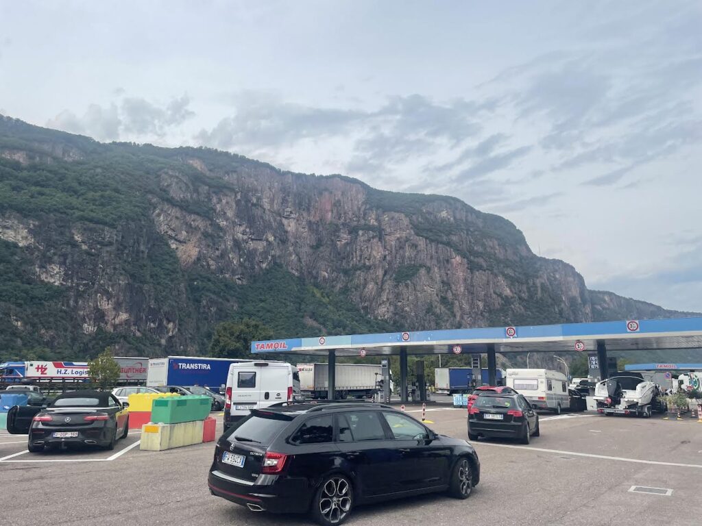 高速道路のPA出口付近