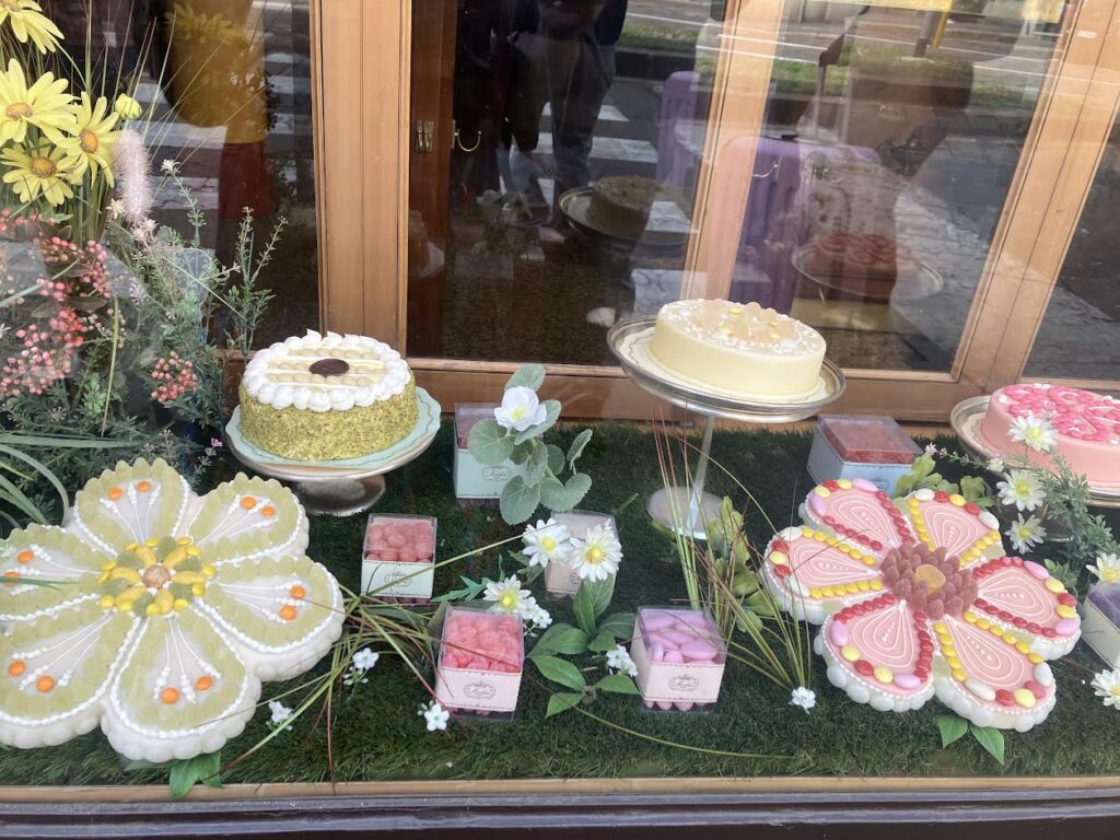 ケーキ屋さんのディスプレイ