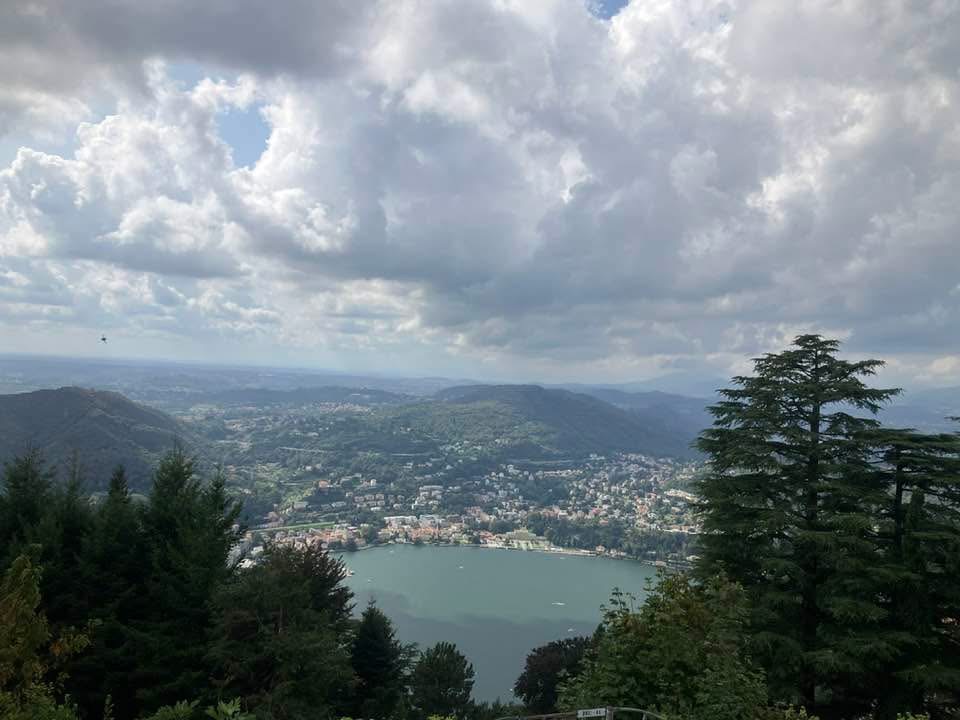 ブルナーテ山上から