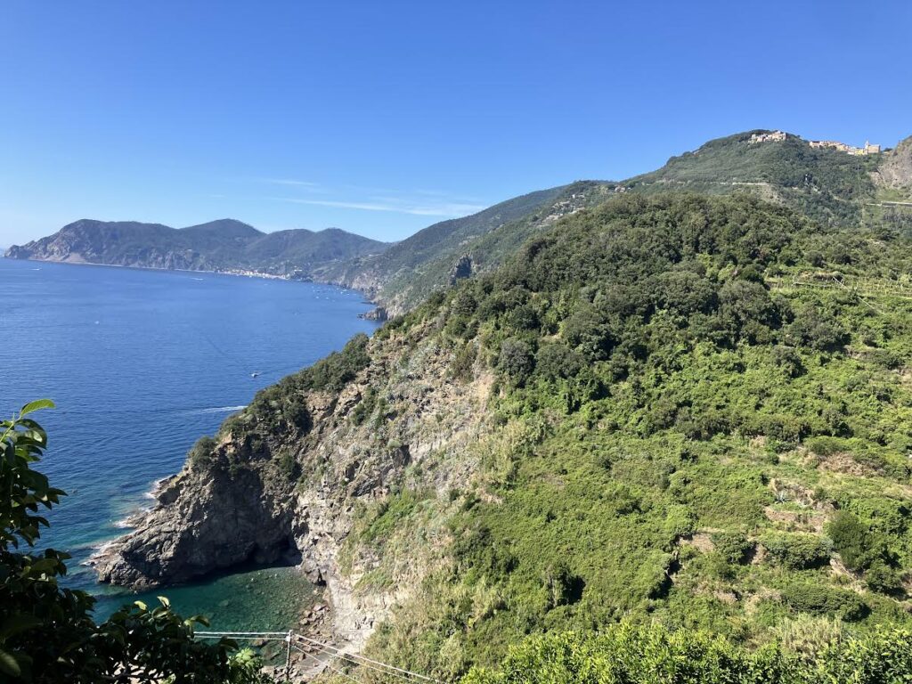 コルニーリアの、丘の上からの景色