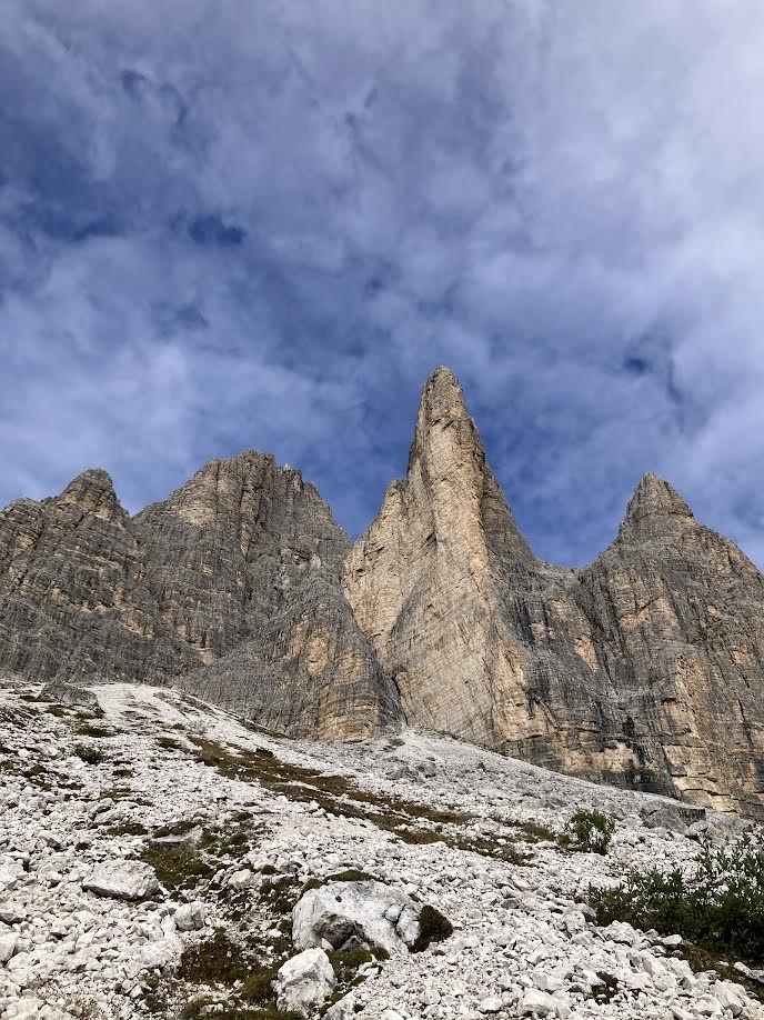 フォルチェッラ・ラヴァレードから谷へ降りる