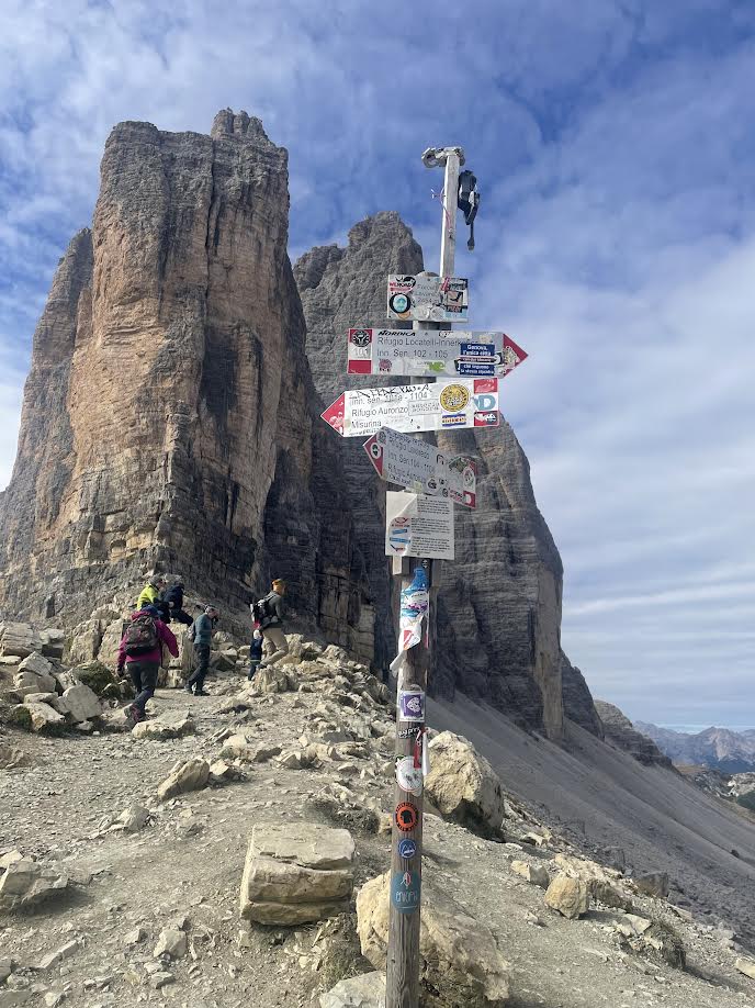 トレ・チーメ東の峠からのながめ