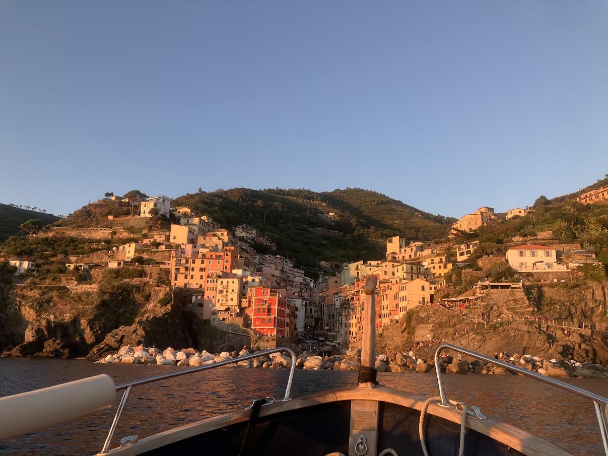 チンクエ・テッレのサンセットクルーズ