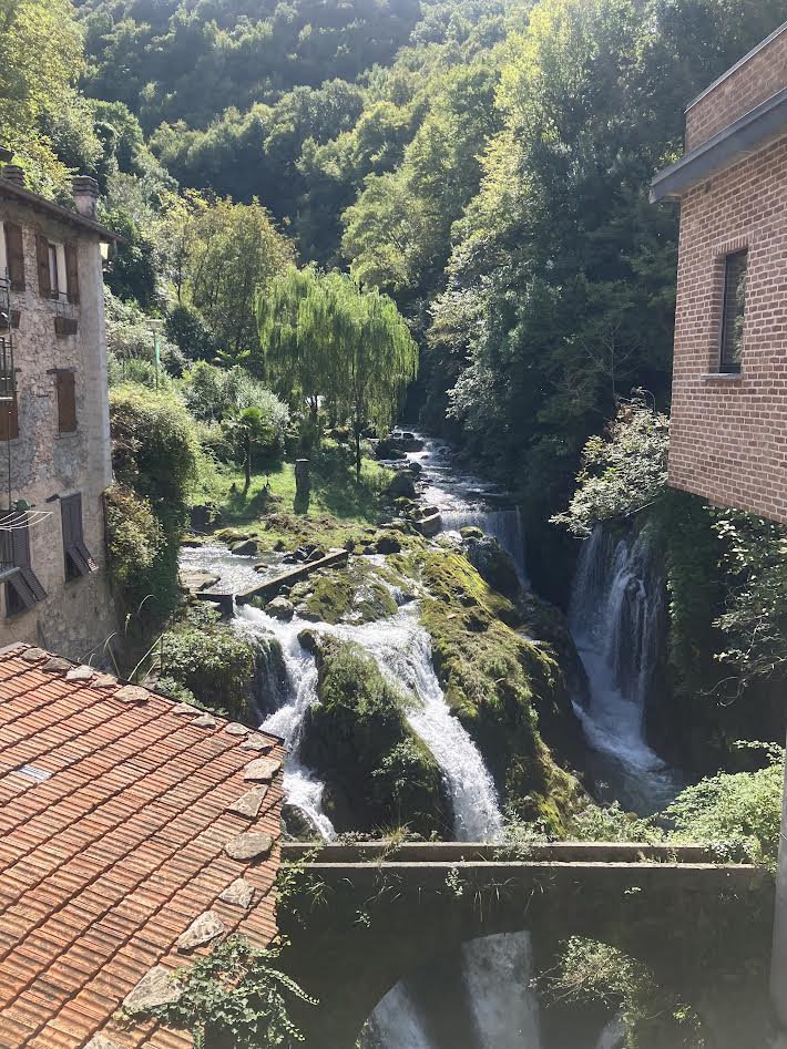 コモ湖周辺の滝