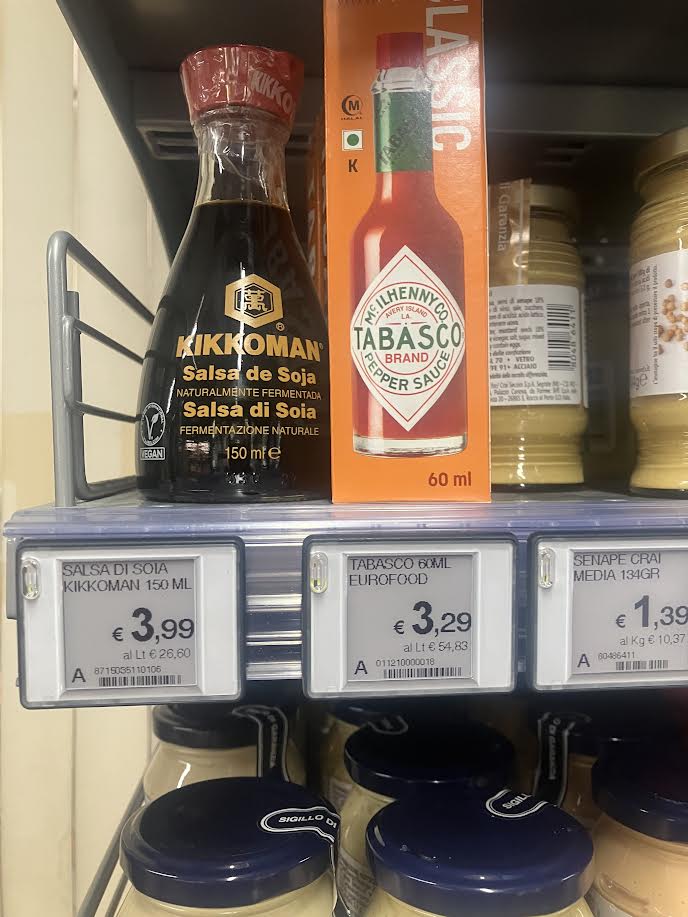 食品店に醤油発見